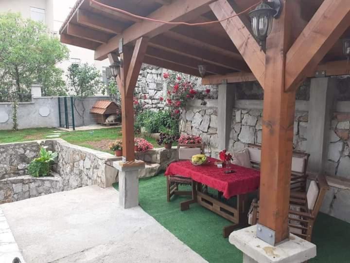 Mini Garsonjera Hotel Podgorica Eksteriør billede