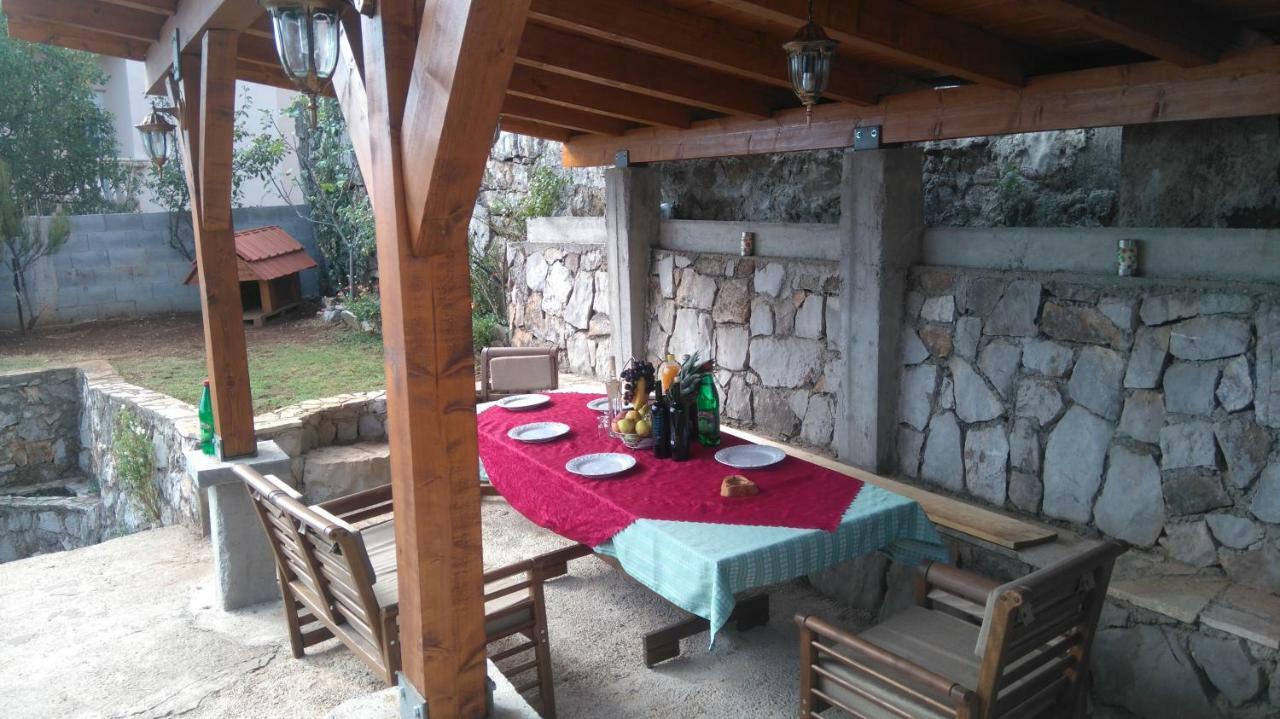 Mini Garsonjera Hotel Podgorica Eksteriør billede