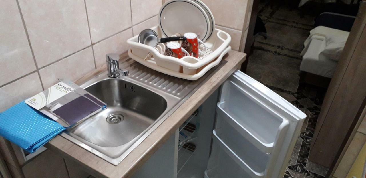 Mini Garsonjera Hotel Podgorica Eksteriør billede