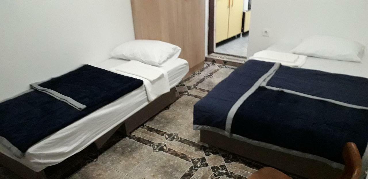 Mini Garsonjera Hotel Podgorica Eksteriør billede